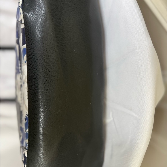 Large Simply Vera Vera Wang Tote Floral Blue and White One Tiny Flaw on Handle - Picture 12 of 16